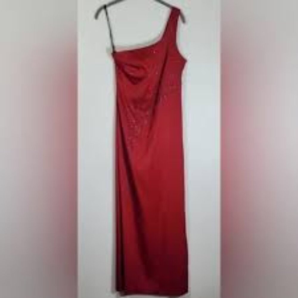 Red Dress - Rampage Semi-Formal - Picture 2 of 14